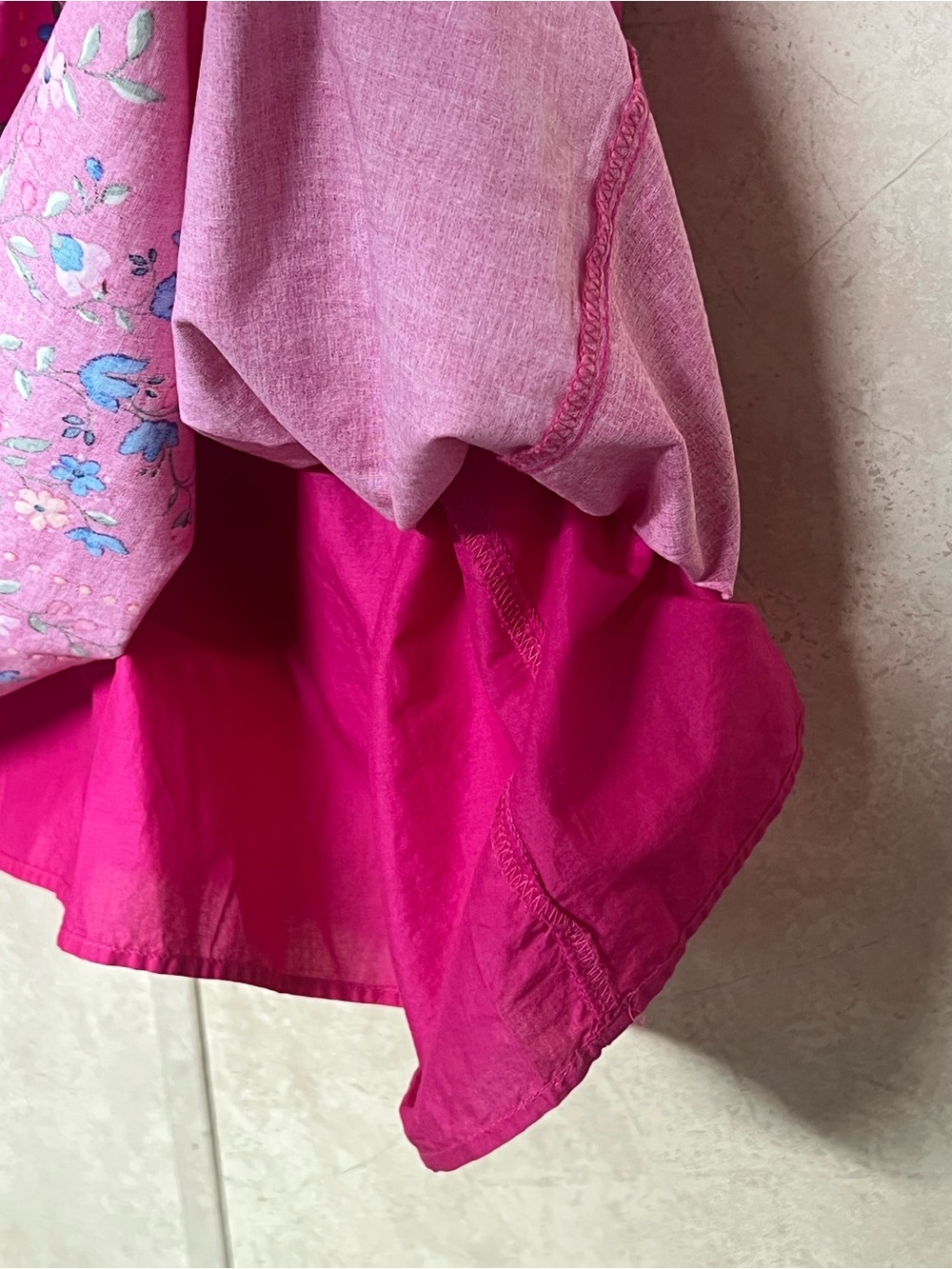 CeCe bright fuchsia floral ruffle cap sleeve crew neck shift dress - Picture 10 of 13